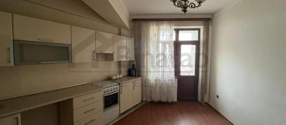 Bayılda mənzil satılır/104 kv.m.