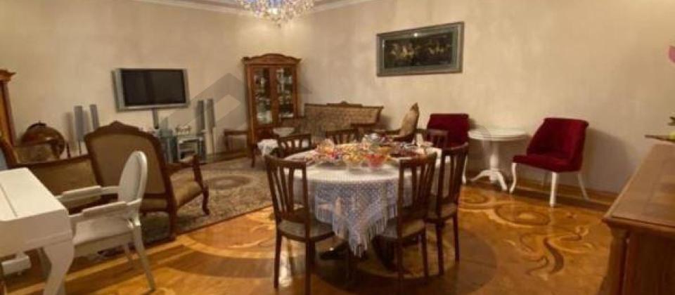 Nərimanovda 4 otaqlı mənzil satılır/150 kv.m. - 2