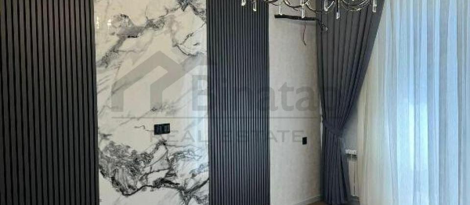 Bakı Sağlamlıq mərkəzinin yanında 2 otaqlı mənzil satılır/63 kv.m.