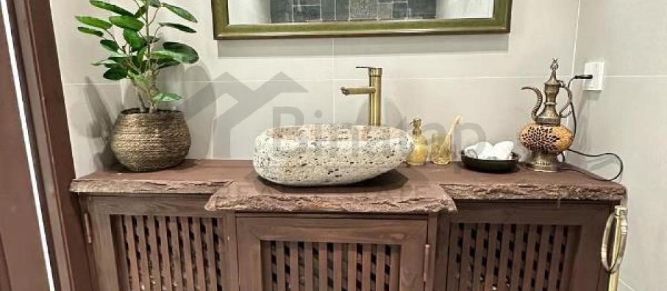 TƏCİLİ SATILIR !!! Təfəkkür Universitetinin yanında yerləşir/70 kv.m. - 15