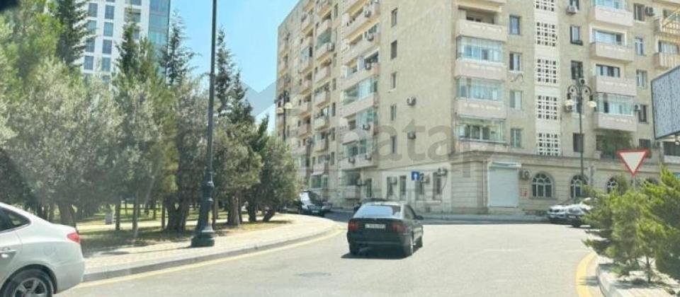 Hüseyn Cavid parkının yanında 5 otaqlı mənzil satılır/121 kv.m. - 14