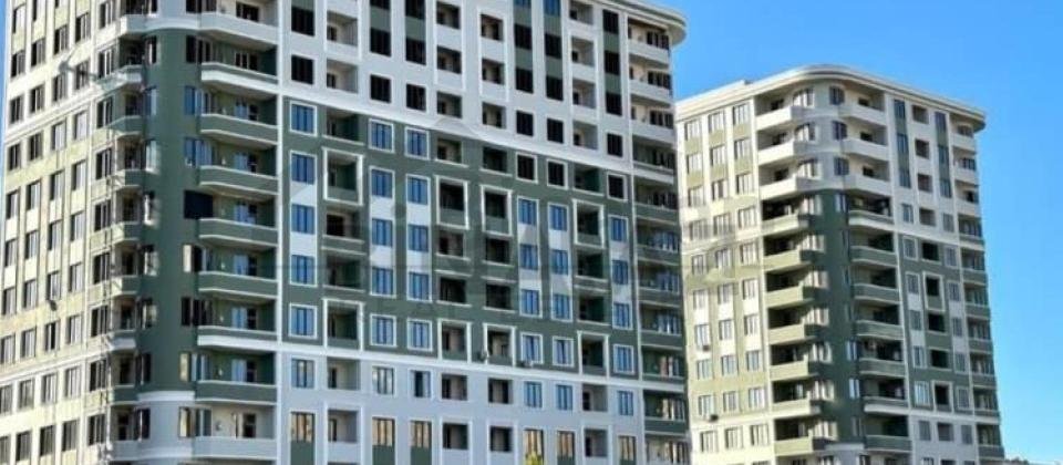 Gənclik parkının yanında 3 otaqlı təmirsiz mənzil satılır/130 kv.m. - 2