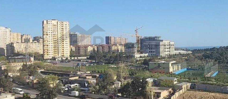Gənclik parkının yanında 3 otaqlı təmirsiz mənzil satılır/130 kv.m. - 13