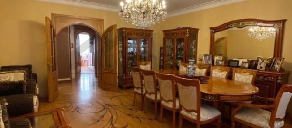 Mərkəzi parkın yanında 4 otaqlı mənzil satılır/170 kv.m. - 2