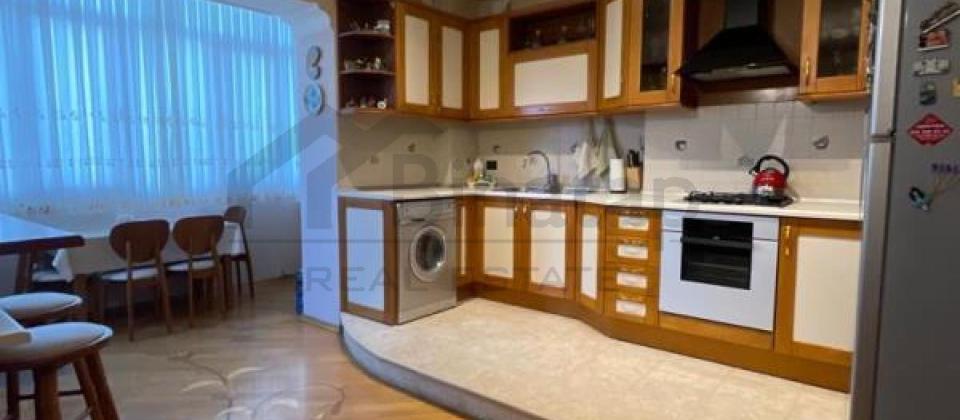 Mərkəzi parkın yanında 4 otaqlı mənzil satılır/170 kv.m. - 9