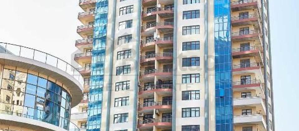 JW Marriott Absheron və Hökümət evinin yanında 4 otaqlı mənzil satılır/240 kv.m. - 2