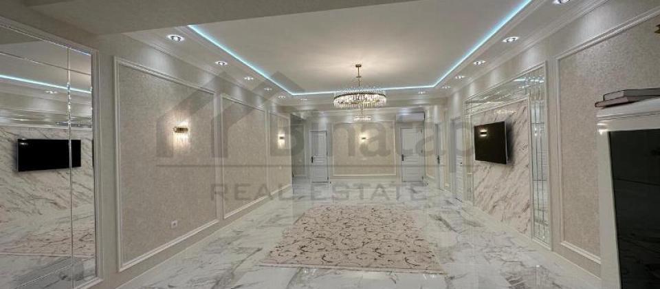 Neftçilər və Xalqlar Dostluğu m/s çox yaxın 4 otaqlı mənzil satılır/180 kv.m. - 2