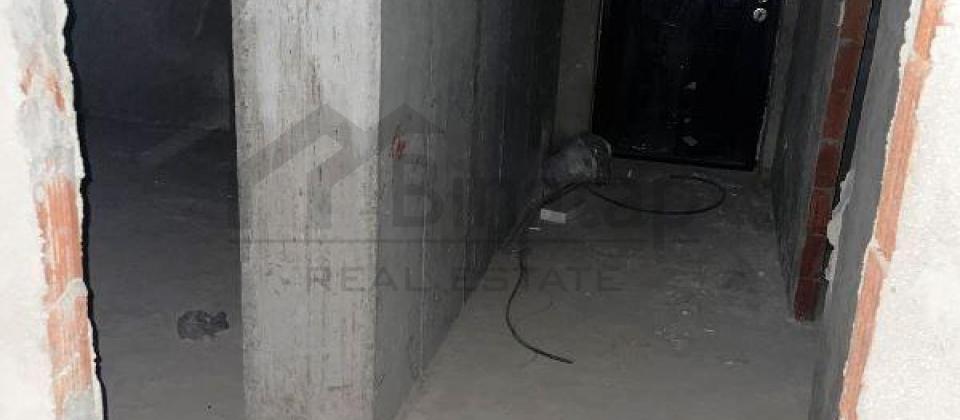 Neftçi baza və Bakı Sağlamlıq Mərkəzinin yanında 2 otaqlı mənzil satılır/86 kv.m. - 10