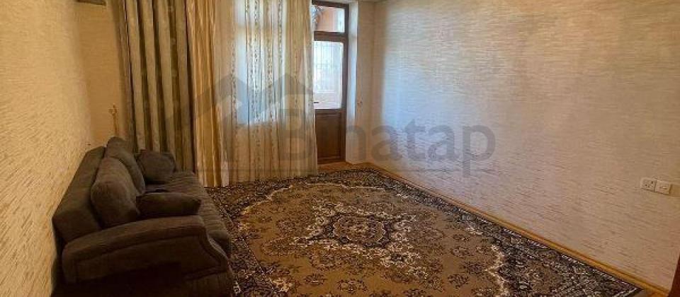 Nəriman Nərimanov m/s yanında 2 otaqlı mənzil satılır/102 kv.m.
