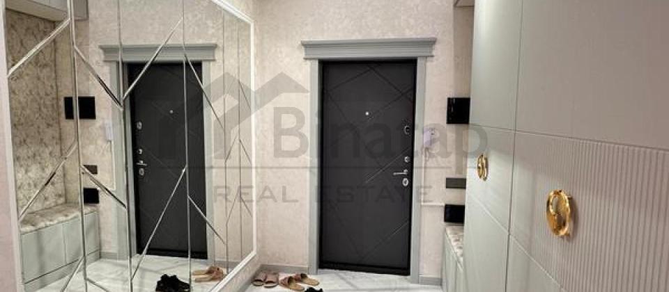 Memar Əcəmi və 20 Yanvar m/s yanında 3 otaqlı mənzil satılır/121 kv.m. - 12