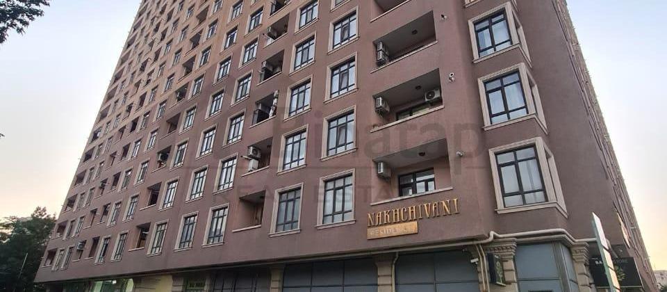 Ayna Sultanova heykəlinə yaxın 2 otaqlı mənzil satılır/68 m²
