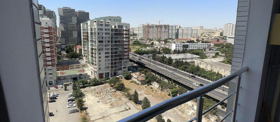 8 Noyabr m/s'na yaxın məsafədə 2 otaqlı mənzil satılır/50 kv.m. - 9