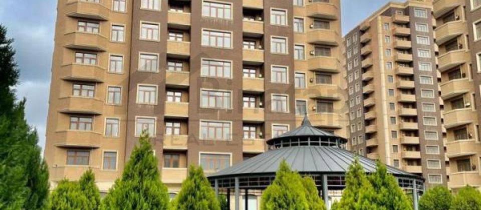 28 May m/s, Galaxy Parkda 2 otaqlı mənzil satılır/107.6 kv.m.
