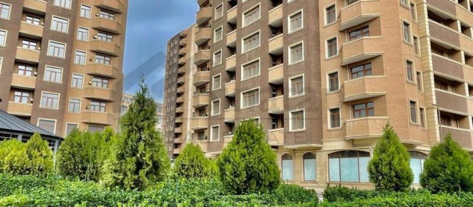 28 May m/s, Galaxy Parkda 3 otaqlı mənzil satılır/151.2 kv.m. - 3