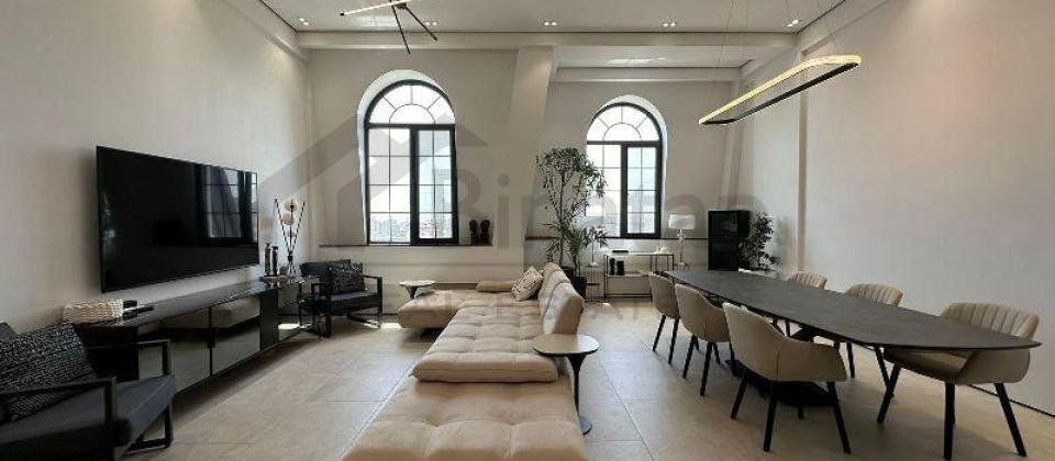 Renessans Palace'da DUPLEKS 4 otaqlı mənzil satılır/300 kv.m. - 2