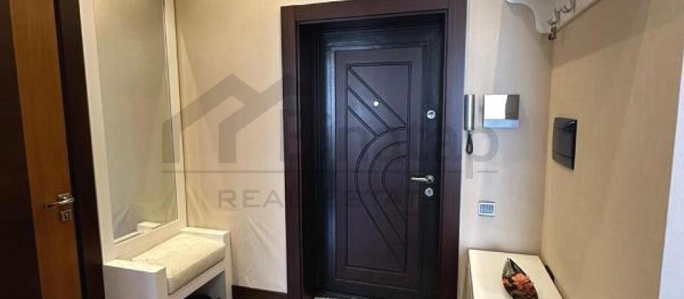 Tbilisi prospekti, 8 Noyabr m/s yaxın 2 otaqlı mənzil satılır/50 kv.m. - 8