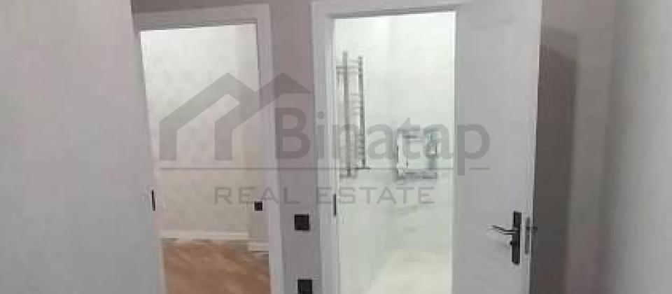 7 ci mkrn'da, Azadlıq Prospekti m/s yaxın 2 otaqlı mənzil satılır/60 kv.m. - 10