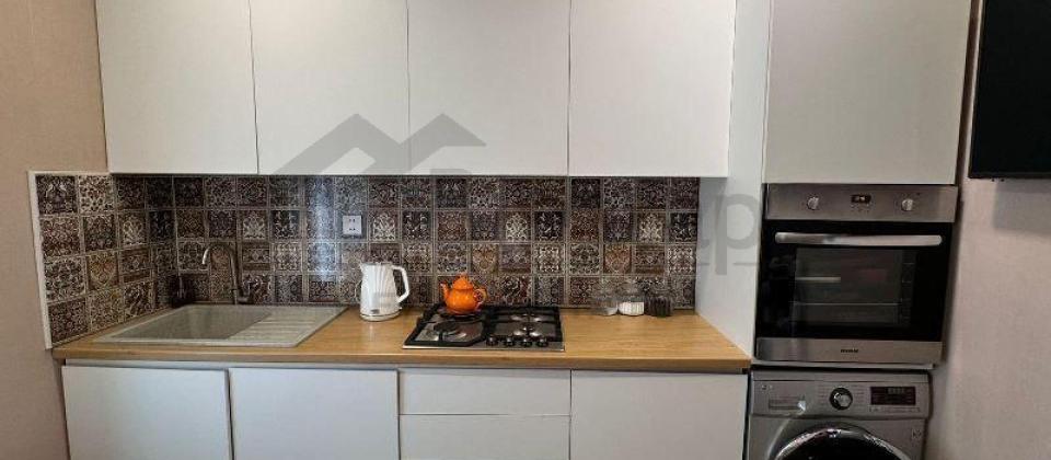 Bakı Sağlamlıq mərkəzinin yanında 2 otaqlı mənzil satılır/85 kv.m. - 10