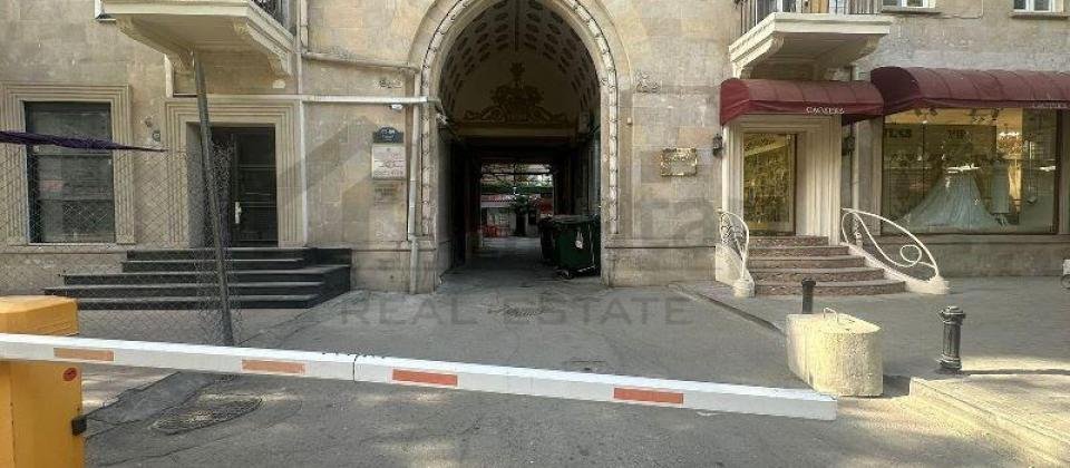 OFİS İCARƏYƏ VERİLİR !!! Hesablama Palatasının yanı/55 kv.m. - 2