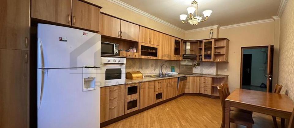 28 May m/s yanında 4 otaqlı mənzil satılır/221 kv.m. - 7