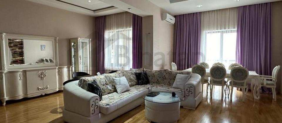 Səməd Vurğun bağının yanında 3 otaqlı mənzil satılır/145 kv.m. - 2