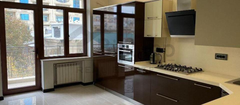 Torqovı, Sahil m/s yaxın məsafədə 5 otaqlı mənzil satılır/220 kv.m. - 5