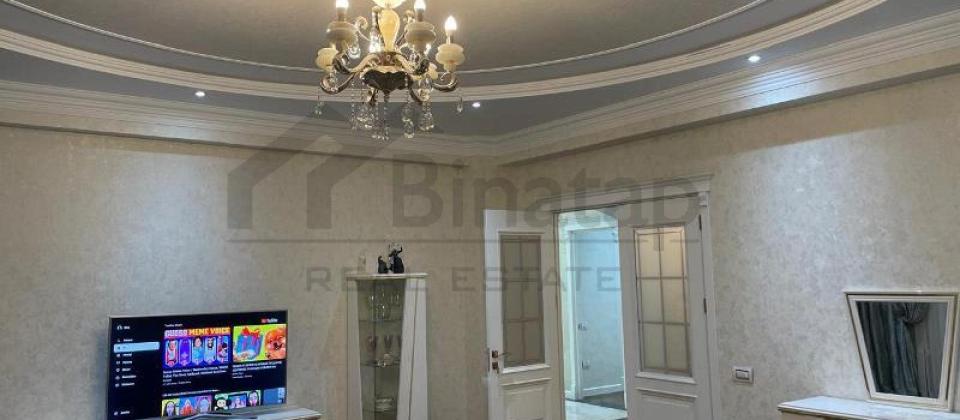 Tibb Universitetinin yanında 4 otaqlı mənzil satılır/205 kv.m. - 2