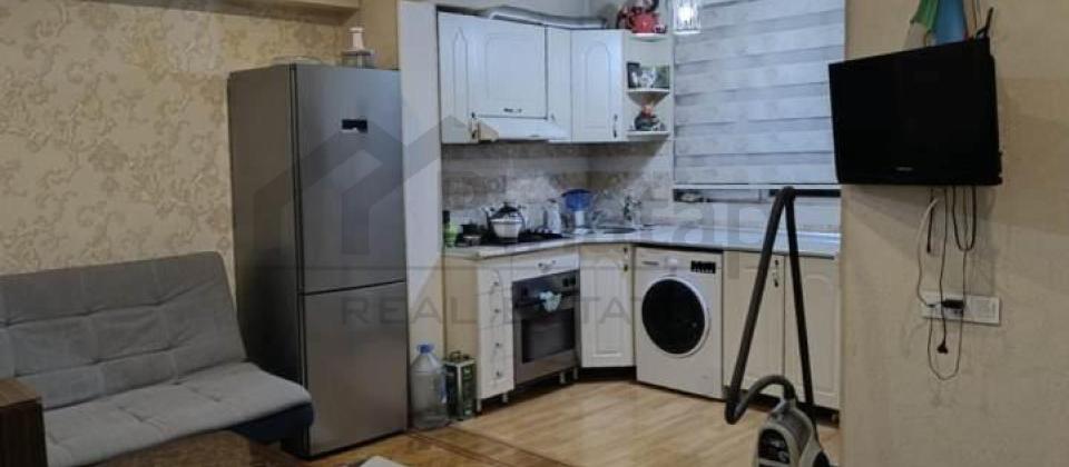 İnşaatçılar m/s yanında 2 otaqlı mənzil satılır/70 kv.m. - 6