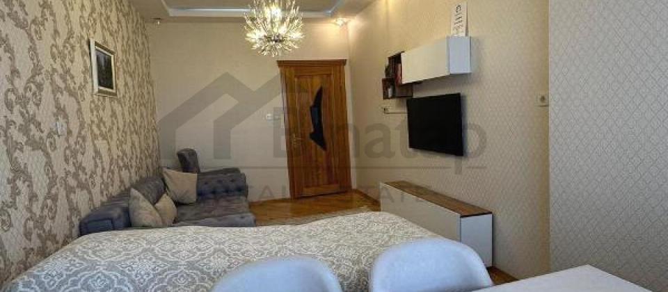 Heydər Əliyev mərkəzinin yanıda 2 otaqlı mənzil satılır/93.3 kv.m. - 2