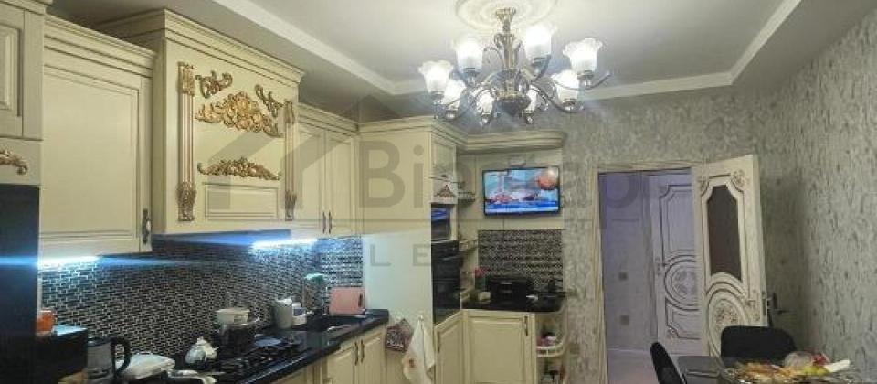 Yaşıl Ada uşaq bağçasının yanı, 8 Noyabr m/s yaxın 3 otaqlı mənzil satılır/135 kv.m. - 2