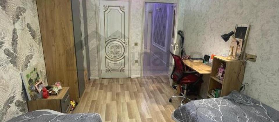 Yaşıl Ada uşaq bağçasının yanı, 8 Noyabr m/s yaxın 3 otaqlı mənzil satılır/135 kv.m. - 8