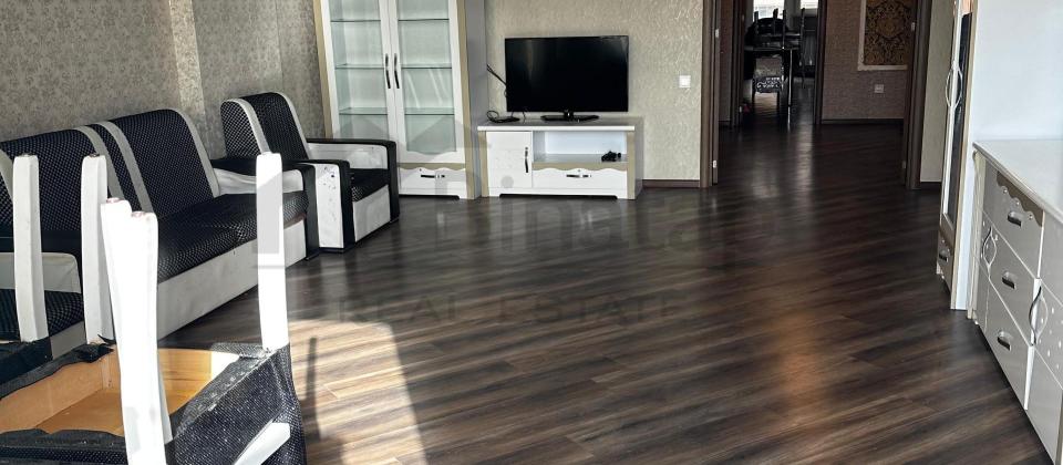 Yeni Yasamal, Albalı uşaq bağçasının yanında 3 otaqlı mənzil satılır/135 kv.m. - 2