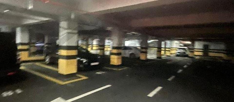 8 Noyabr m/s'na yaxın məsafədə 3 otaqlı mənzil satılır/138 kv.m. - 13