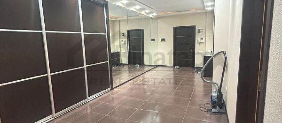 Azadlıq prospekti, Nəsimi bazarının yanında 3 otaqlı mənzil satılır/140 kv.m. - 9