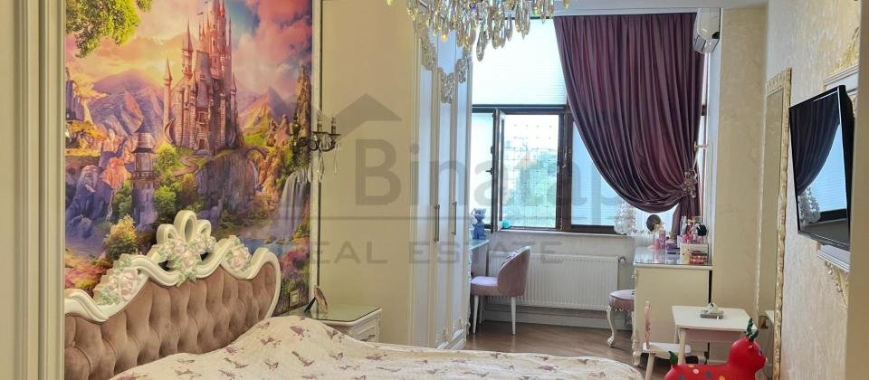 28 Mall ticarət mərkəzinə 2 dəqiqəlik məsafədə 4 otaqlı mənzil satılır/250 kv.m. - 5