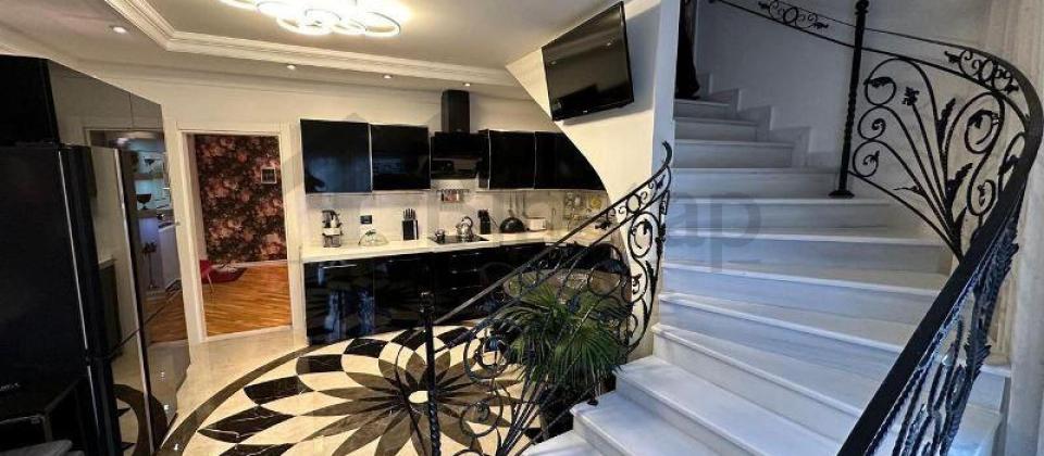 Elmlər Akademiyası m/s, Yasamal Parkının yanında 4 otaqlı dupleks mənzil satılır/165 kv.m. - 10