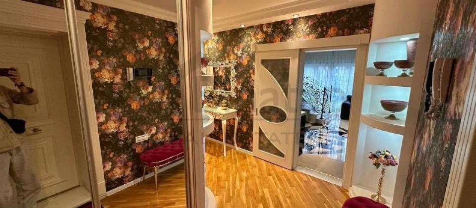 Elmlər Akademiyası m/s, Yasamal Parkının yanında 4 otaqlı dupleks mənzil satılır/165 kv.m. - 12