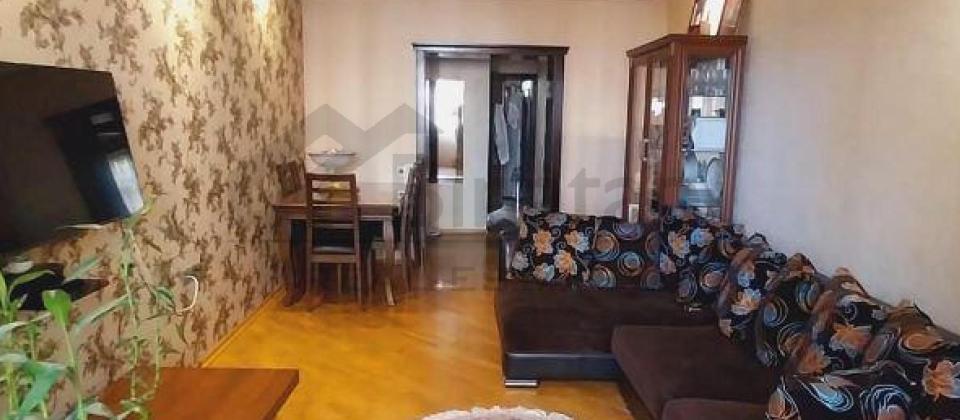 Statistika Komitəsinin yanında 3 otaqlı mənzil satılır/59 kv.m. - 2