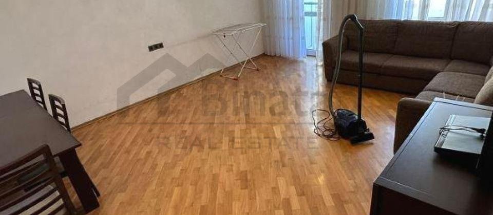 6cı parallel küçəsi, Nizami m/s yaxın məsafədə 3 otaqlı mənzil satılır/154 kv.m. - 2