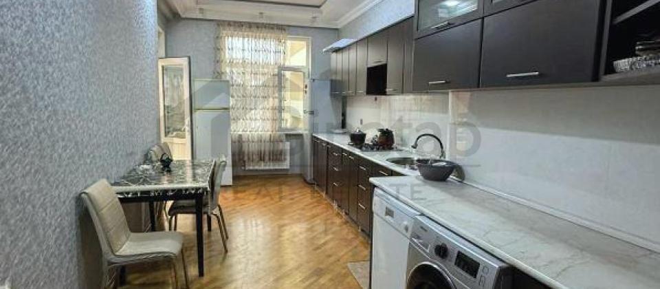 İnşaatçılar prospekti, 16№li Poliklinikanın yanında 3 otaqlı mənzil satılır/123 kv.m. - 4