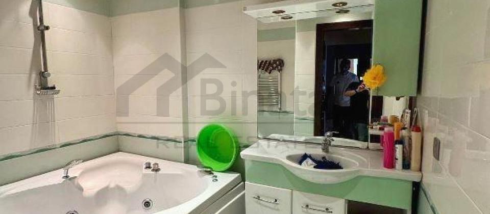 İnşaatçılar prospekti, 16№li Poliklinikanın yanında 3 otaqlı mənzil satılır/123 kv.m. - 8