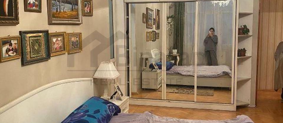 8 Noyabr m/s yanında 3 otaqlı mənzil satılır/115 kv.m. - 8