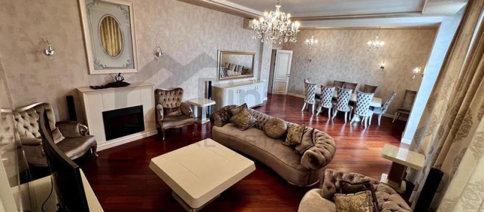 Zərifə Əliyeva adına Milli Oftalmologiya Mərkəzinin yanında 5 otaqlı mənzil satılır/260 kv.m. - 2