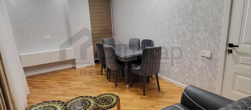 28 May m/s yaxın məsafədə 2 otaqlı mənzil satılır/71 kv.m. - 2