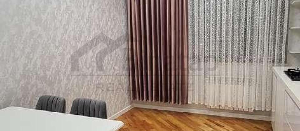 28 May m/s yaxın məsafədə 2 otaqlı mənzil satılır/71 kv.m. - 10