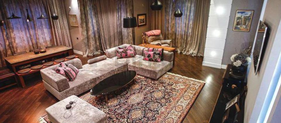 Port Bakuya yaxın, Çin Səfirliyinin yanında 4 otaqlı mənzil satılır/190 kv.m. - 2