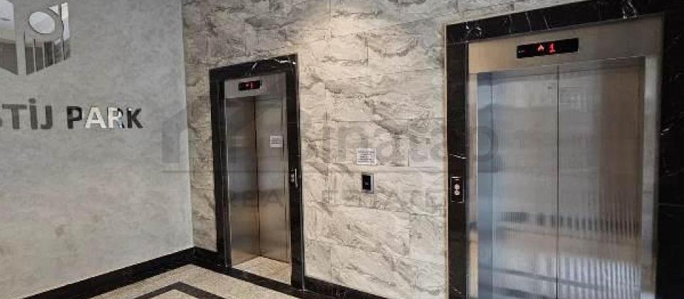 8 Noyabr m/s yaxın 4 otaqlı mənzil satılır/159 kv.m. - 5