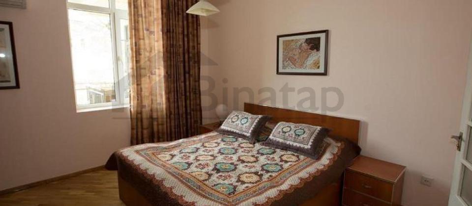 Bulvarla üzbə üz, Qız Qalasının yanında 3 otaqlı mənzil satılır/125 kv.m. - 8