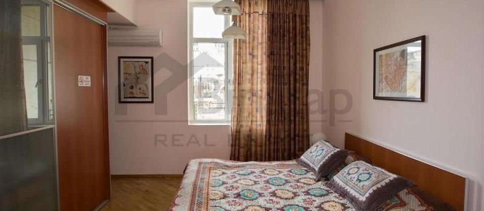 Bulvarla üzbə üz, Qız Qalasının yanında 3 otaqlı mənzil satılır/125 kv.m. - 9