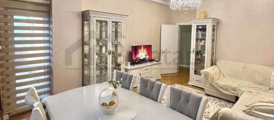 8ci mkrn, Qoşa yanacaq doldurma məntəqəsinin yanında 3 otaqlı mənzil satılır/110 kv.m. - 2